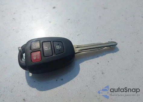 2016 Toyota Highlander Le Plus V6 z USA, uszkodzony, nr VIN 5TDBKRFH9GS235444